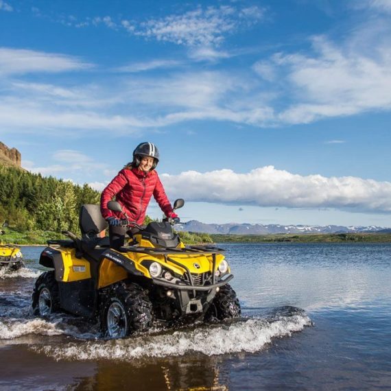 QUAD EN ISLANDE