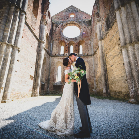 MARIAGE EN TOSCANE, (FERME-AUBERGE O)